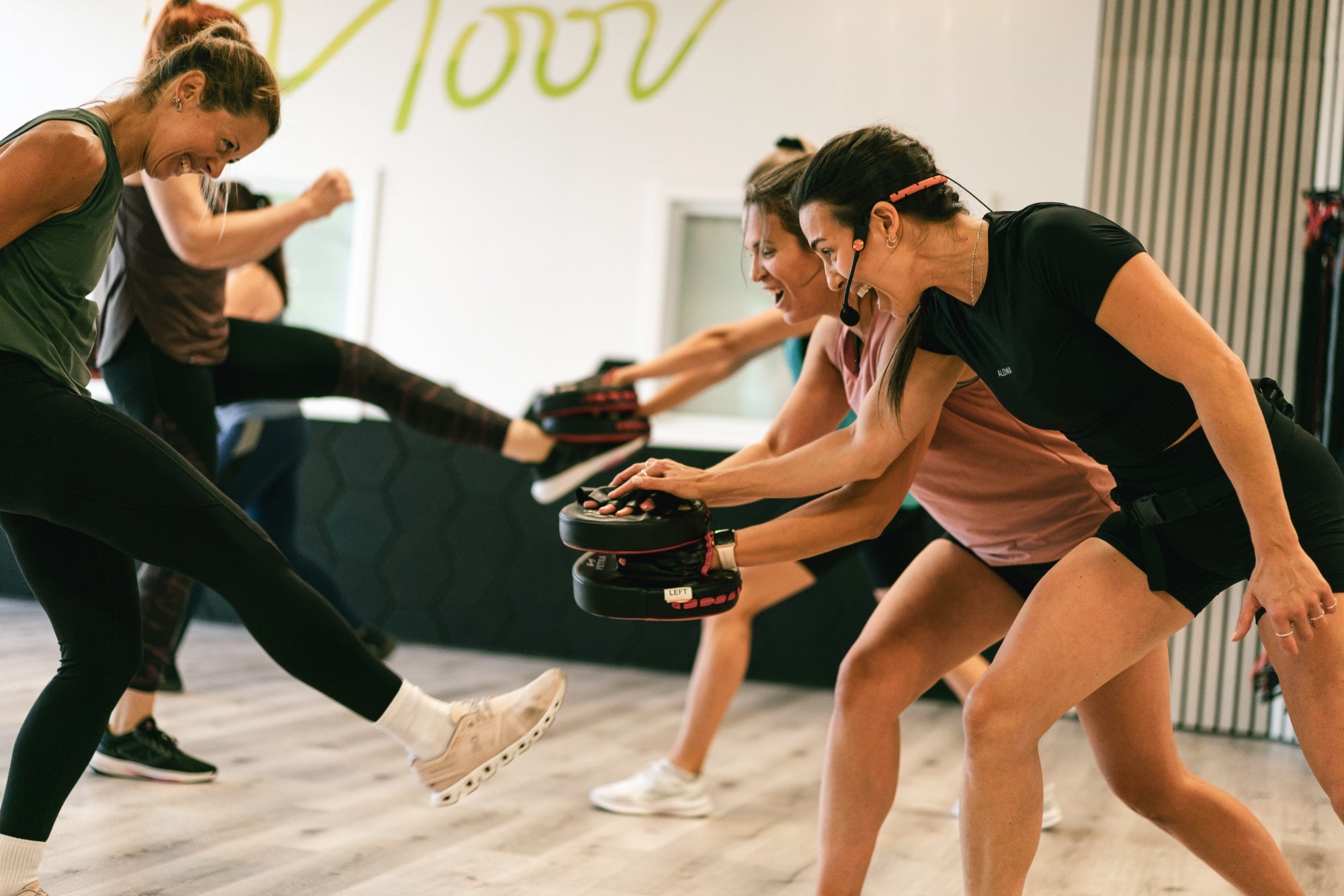 Cours en groupe adulte au Studio Moov à Boisbriand pour débutants, sportifs confirmés et 50+ sur la Rive-Nord